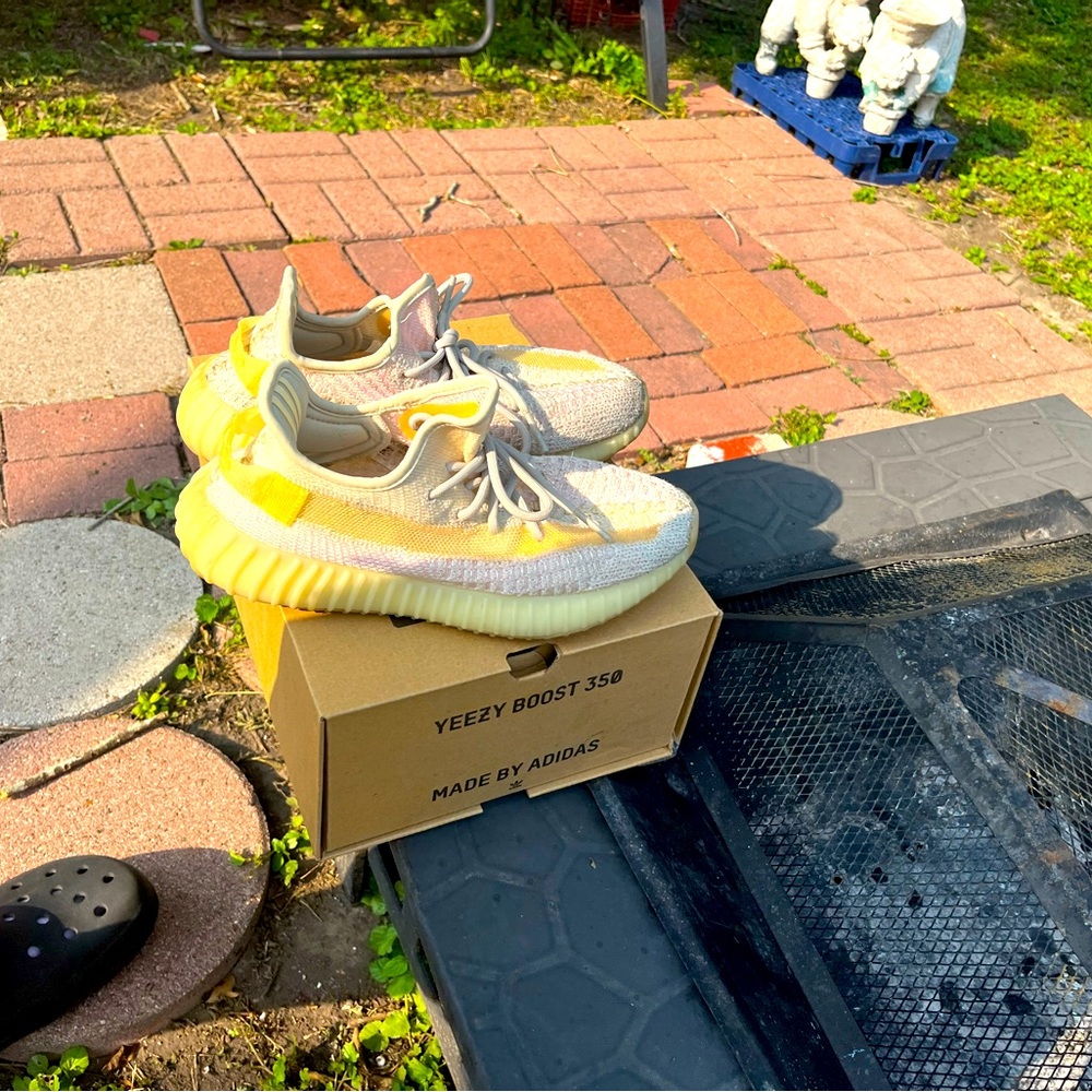Size 6 - adidas Yeezy Boost 350 V2 Lundmark Non-Reflective